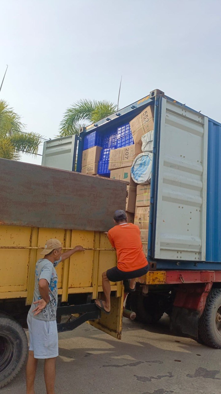 Stuffing Container