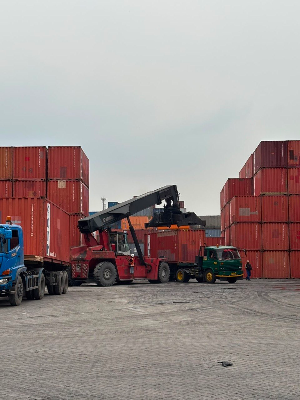 Reach Stacker Depo